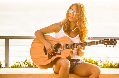 ¿Cómo elegir tu primera guitarra acústica?