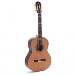 Guitarra clásica con pastilla Admira A4 Electrificada Fishman