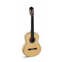 Guitarra flamenca con pastilla Admira F4 Electrificada Flamenco