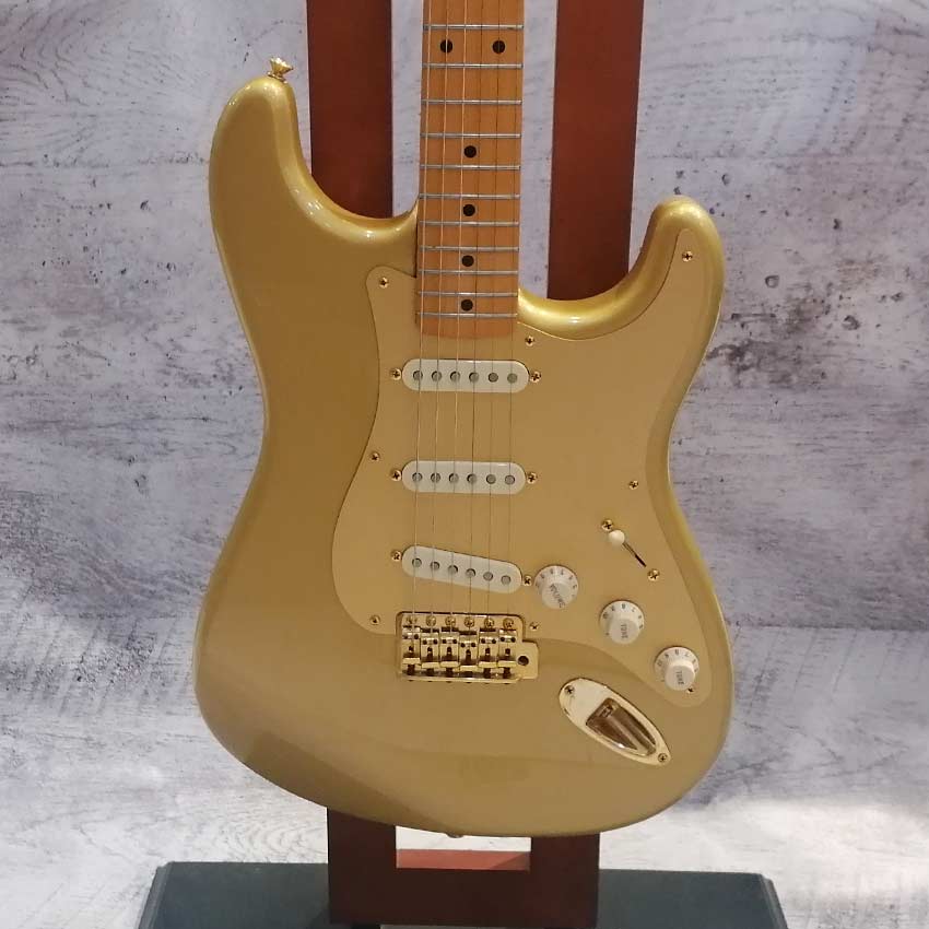 Fender 50th Anniversary Golden Stratocaster (Usado)