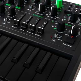 Sintetizador monofónico Arturia MicroBrute UFO